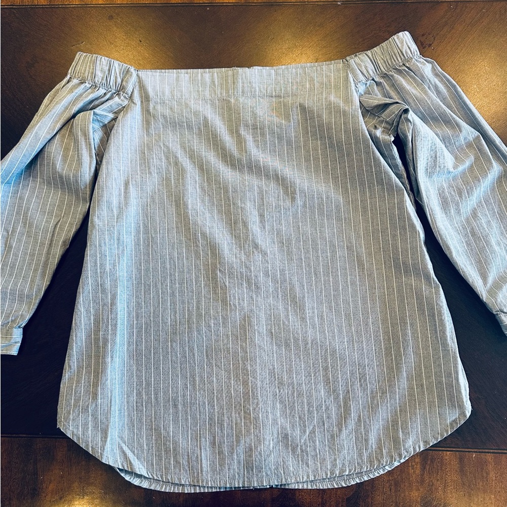 Banana Republic off the shoulder to. Small - Picture 3 of 6